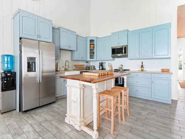 Luxurious 7-Bedroom Beachfront Retreat in Little Exuma, Bahamas